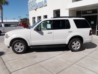 ford explorer 2010 white suv limited gasoline 6 cylinders 2 wheel drive automatic 32401