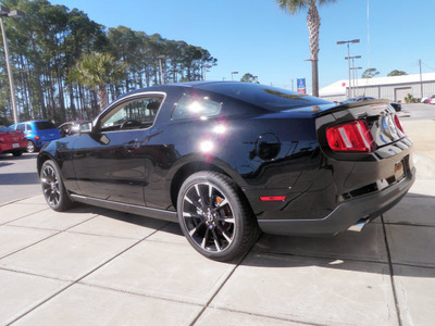 ford mustang 2011 black coupe v6 gasoline 6 cylinders rear wheel drive 5 speed manual 32401