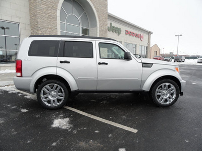 dodge nitro 2011 silver suv heat gasoline 6 cylinders 4 wheel drive 4 speed automatic 60915