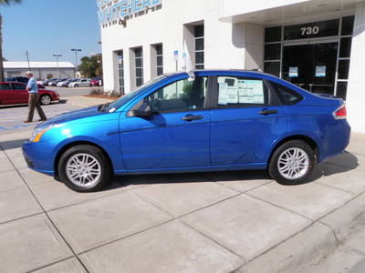 ford focus 2011 blue sedan se 4 cylinders front wheel drive automatic 32401