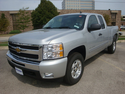 chevrolet silverado 1500 2011 silver lt flex fuel 8 cylinders 4 wheel drive automatic 60007