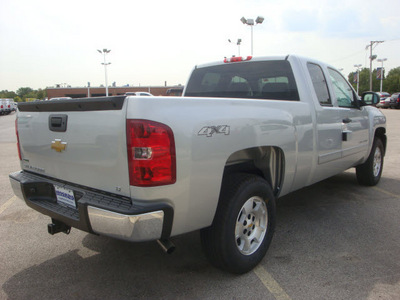 chevrolet silverado 1500 2011 silver lt flex fuel 8 cylinders 4 wheel drive automatic 60007