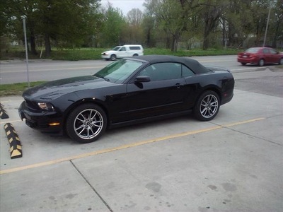 ford mustang 2010 black premium convertible v6 gasoline 6 cylinders rear wheel drive automatic 62708