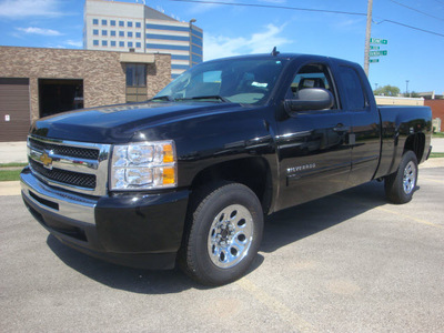 chevrolet silverado 1500 2011 black pickup truck ls flex fuel 8 cylinders 2 wheel drive automatic 60007