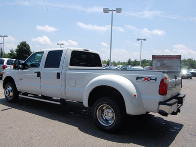 ford f 350 super duty 2011 white xlt biodiesel 8 cylinders 4 wheel drive automatic 46168