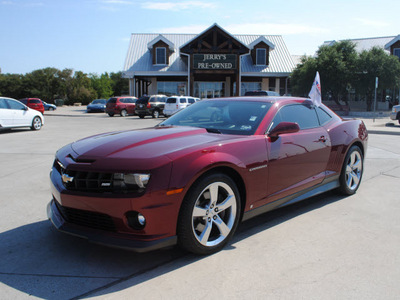 chevrolet camaro 2010 maroon coupe ss gasoline 8 cylinders rear wheel drive 6 speed manual 76087