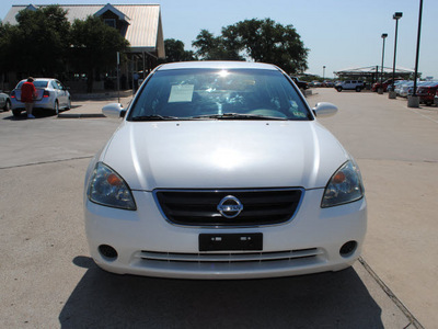 nissan altima 2003 white sedan 2 5 s gasoline 4 cylinders dohc front wheel drive automatic 76087