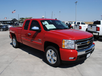 chevrolet silverado 1500 2011 victry red pickup truck lt flex fuel 8 cylinders 2 wheel drive automatic 76087