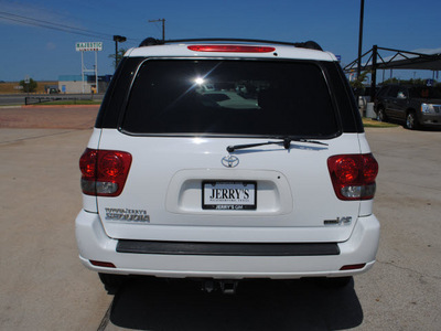 toyota sequoia 2007 white suv sr5 gasoline 8 cylinders rear wheel drive automatic with overdrive 76087