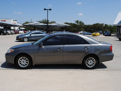 toyota camry 2002 gray sedan le gasoline 4 cylinders front wheel drive automatic with overdrive 76087