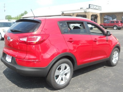 kia sportage 2011 dk  red suv lx gasoline 4 cylinders all whee drive 6 speed automatic 43228