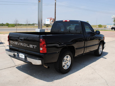 chevrolet silverado 1500 2006 black pickup truck gasoline 6 cylinders rear wheel drive automatic 76087