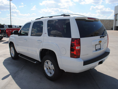 chevrolet tahoe 2011 summ white suv lt flex fuel 8 cylinders 4 wheel drive automatic 76087