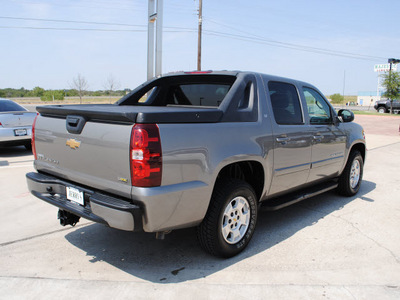 chevrolet avalanche 2007 gray suv lt gasoline 8 cylinders rear wheel drive automatic 76087