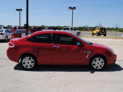 ford focus 2008 red coupe se gasoline 4 cylinders front wheel drive automatic with overdrive 76087