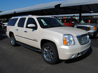 gmc yukon xl 2011 white diam suv denali flex fuel 8 cylinders all whee drive automatic 76087