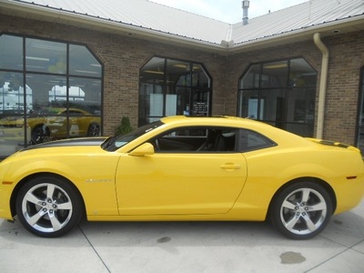 chevrolet camaro 2010 yellow coupe ss gasoline 8 cylinders rear wheel drive manual 43228