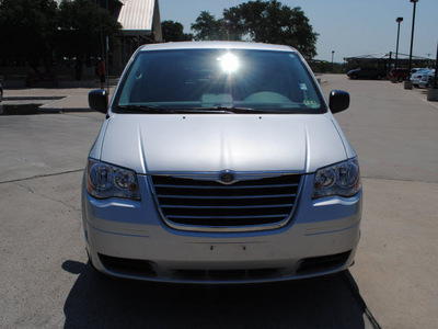 chrysler town and country 2009 silver van lx flex fuel 6 cylinders front wheel drive automatic 76087