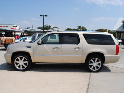 cadillac escalade 2009 gold suv 8 cylinders all whee drive automatic 76087