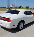 dodge challenger 2010 white coupe gasoline 6 cylinders rear wheel drive automatic 76087