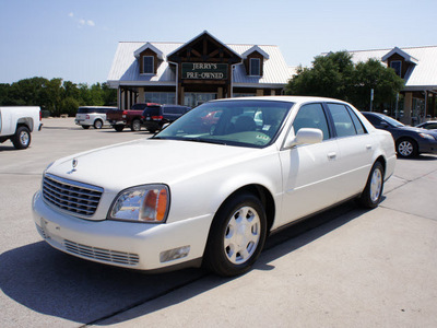 cadillac deville 2001 white sedan gasoline 8 cylinders dohc front wheel drive automatic 76087