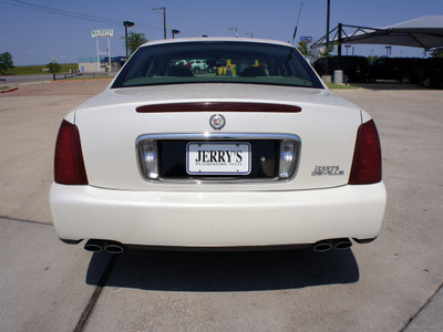 cadillac deville 2001 white sedan gasoline 8 cylinders dohc front wheel drive automatic 76087