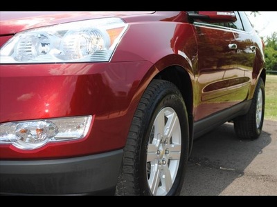 chevrolet traverse 2010 maroon suv lt gasoline 6 cylinders all whee drive automatic 75570