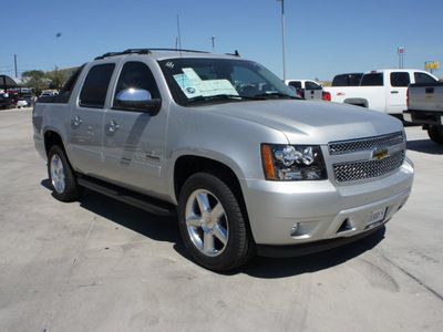chevrolet avalanche 2011 sheer silver suv ls flex fuel 8 cylinders 2 wheel drive automatic 76087