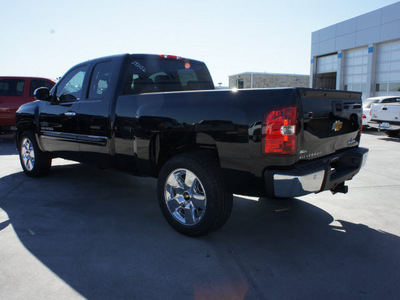 chevrolet silverado 1500 2011 black pickup truck lt flex fuel 8 cylinders 2 wheel drive automatic 76087