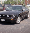 ford mustang 2006 black coupe gt gasoline 8 cylinders rear wheel drive automatic 61832