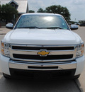 chevrolet silverado 1500 2009 white pickup truck lt gasoline 8 cylinders 2 wheel drive automatic 76087