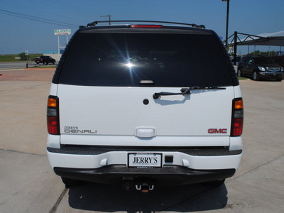 gmc yukon 2006 white suv denali gasoline v8 all whee drive automatic 76087