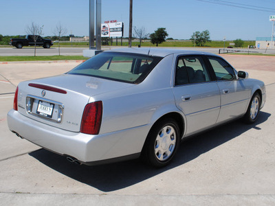cadillac deville 2001 silver sedan gasoline 8 cylinders dohc front wheel drive automatic 76087