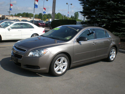 chevrolet malibu 2010 tan sedan ls gasoline 4 cylinders front wheel drive automatic 13502