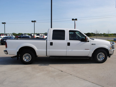ford f 250 super duty 2004 white xlt diesel 8 cylinders rear wheel drive automatic 76087