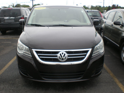 volkswagen routan 2010 brown van gasoline 6 cylinders front wheel drive automatic 13502