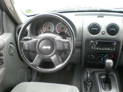 jeep liberty 2006 silver suv sport gasoline 6 cylinders 4 wheel drive automatic with overdrive 13502