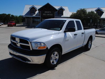 dodge ram pickup 1500 2010 white pickup truck gasoline 6 cylinders 2 wheel drive automatic 76087