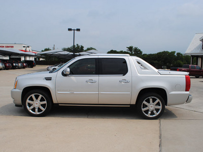 cadillac escalade ext 2010 silver suv flex fuel 8 cylinders all whee drive automatic 76087