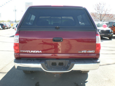 toyota tundra 2005 maroon sr5 gasoline 8 cylinders 4 wheel drive automatic with overdrive 13502