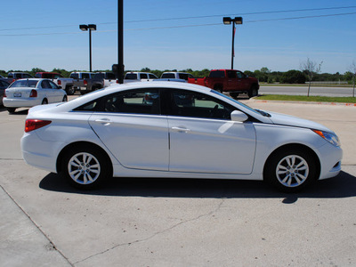 hyundai sonata 2011 white sedan gasoline 4 cylinders front wheel drive automatic 76087