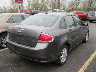 ford focus 2009 gray sedan se gasoline 4 cylinders front wheel drive automatic 13502