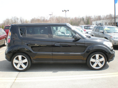 kia soul 2010 black hatchback gasoline 4 cylinders front wheel drive automatic 13502