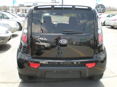 kia soul 2010 black hatchback gasoline 4 cylinders front wheel drive automatic 13502
