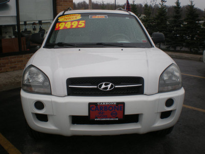 hyundai tucson 2005 white suv gl gasoline 4 cylinders front wheel drive automatic 13502