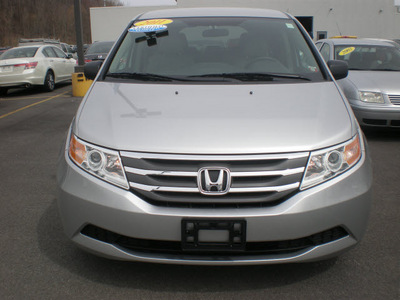 honda odyssey 2011 silver van lx gasoline 6 cylinders front wheel drive automatic 13502