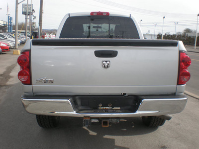 dodge ram 1500 2008 silver gasoline 8 cylinders 4 wheel drive automatic with overdrive 13502