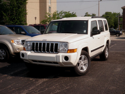 jeep commander 2008 white suv sport gasoline 6 cylinders 4 wheel drive automatic 61832