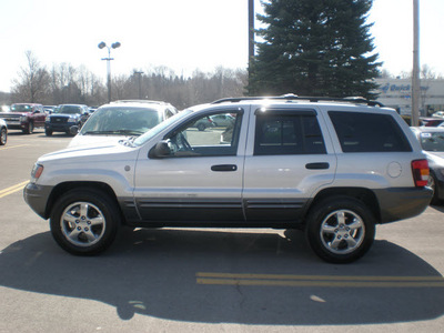 jeep grand cherokee 2004 silver suv laredo gasoline 6 cylinders 4 wheel drive automatic with overdrive 13502