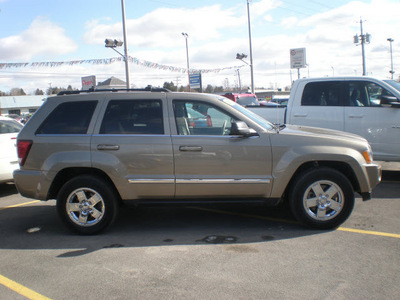jeep grand cherokee 2006 tan suv limited gasoline 8 cylinders 4 wheel drive automatic 13502